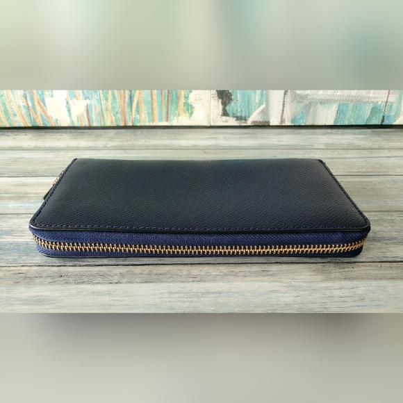 ***SOLD***COACH Crossgrain Accordion Zip Around Signature Navy Leather Wallet - Picture 5 of 12